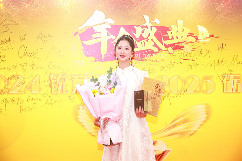 Vicky_副本.jpg